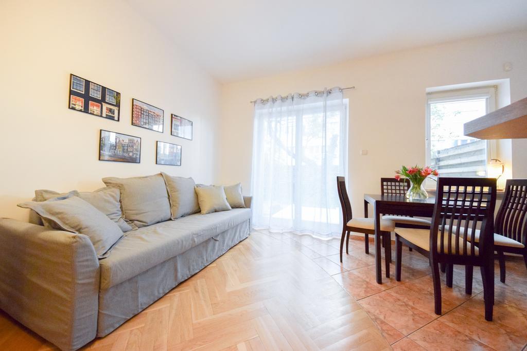 Shortstaypoland Bialobrzeska Apartment *